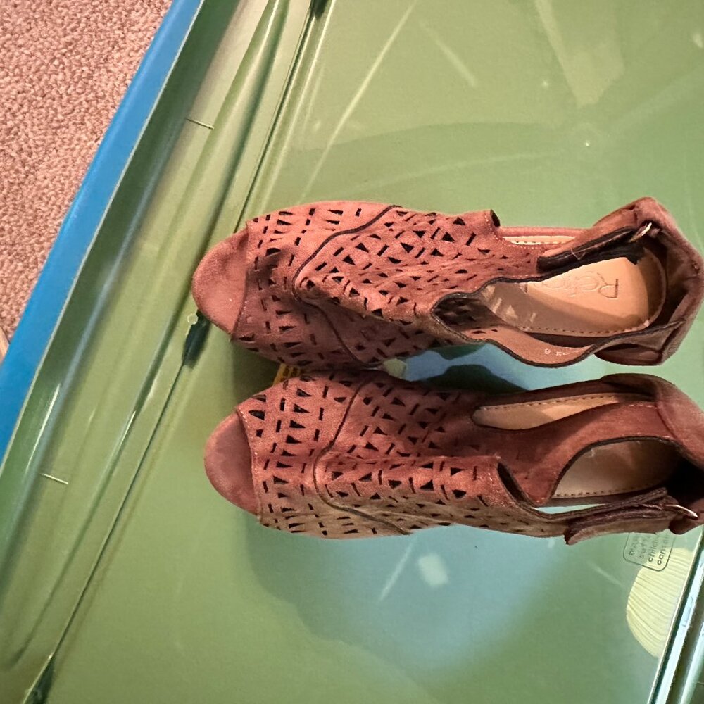 Caged brown faux suede wedges size 8